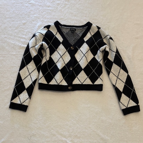 Black and White Argyle Sweater - Picture 1 of 3